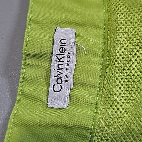 Calvin Klein large lime green and white board shorts - Picture 6 of 6